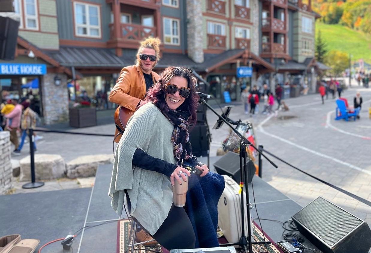 Jenny Howes Duo performing live on the Subaru Stage