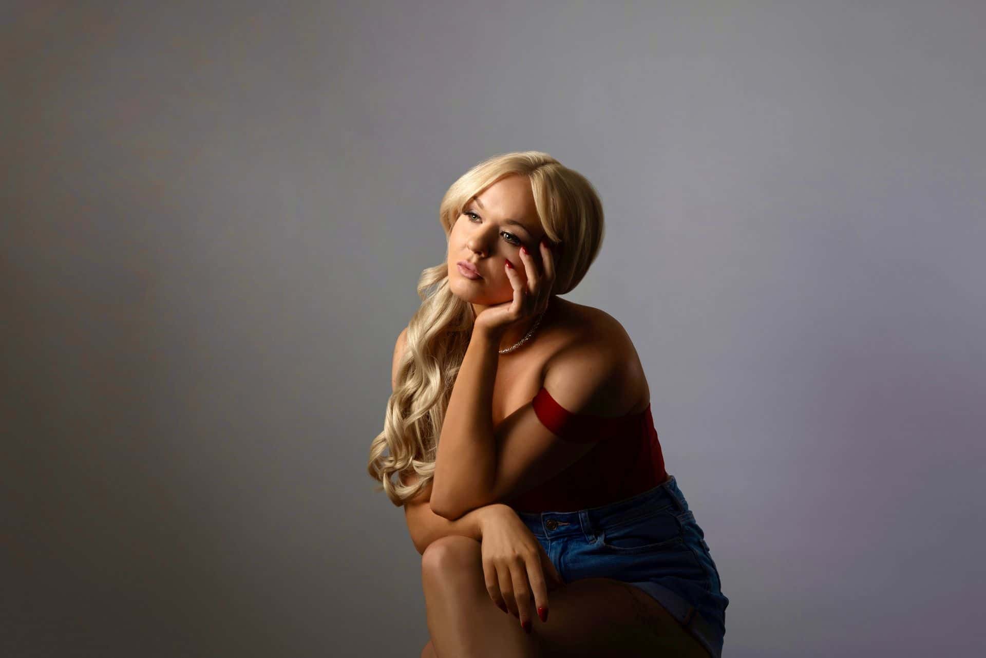 Official headshot of Emerging Country Artist, Maddie McKenzie